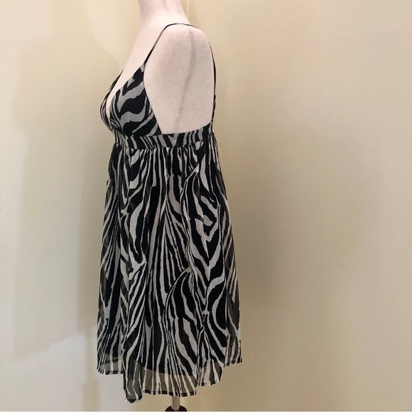 H&M. Spaghetti strap mini dress. Black and White. Zebra pattern. Size 6 - Picture 3 of 10